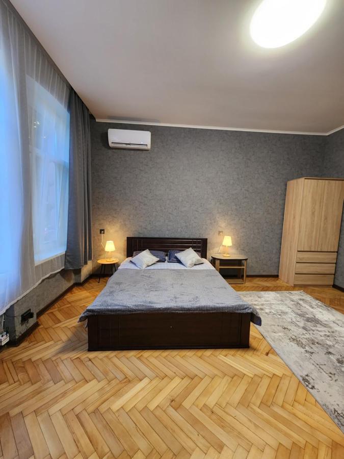 O.O.Apart.2 Černivci Esterno foto